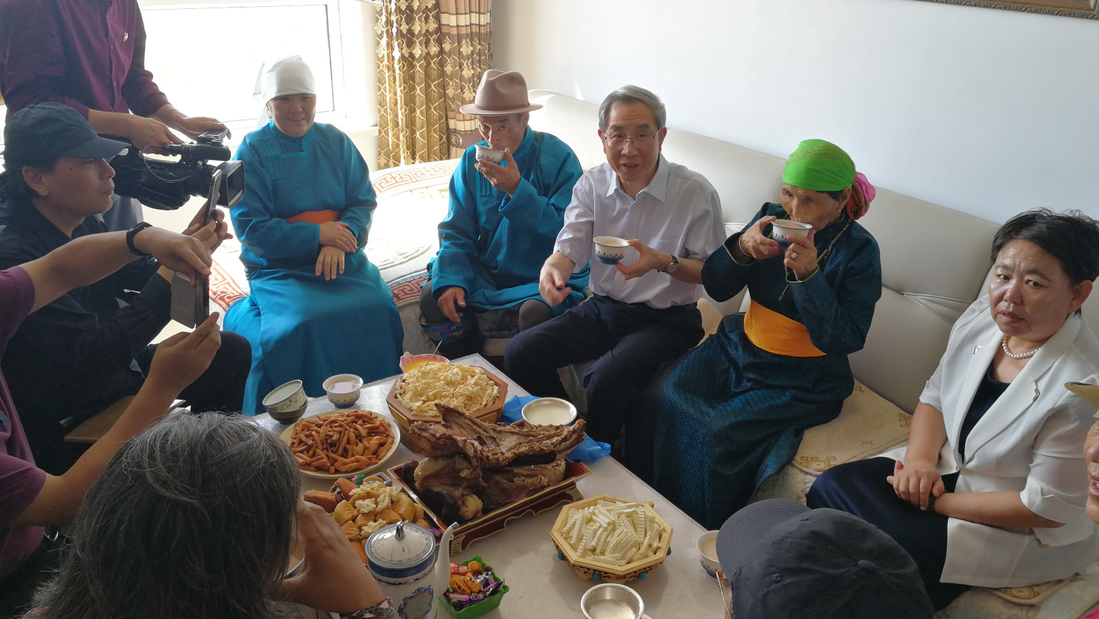 全国政协委员采风写生团走进内蒙——山东画院院长孔维克应邀参加活动