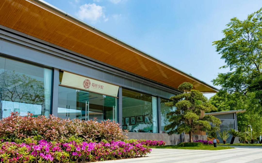 遇见非遗丨千年蜀绣绽放时代芳华