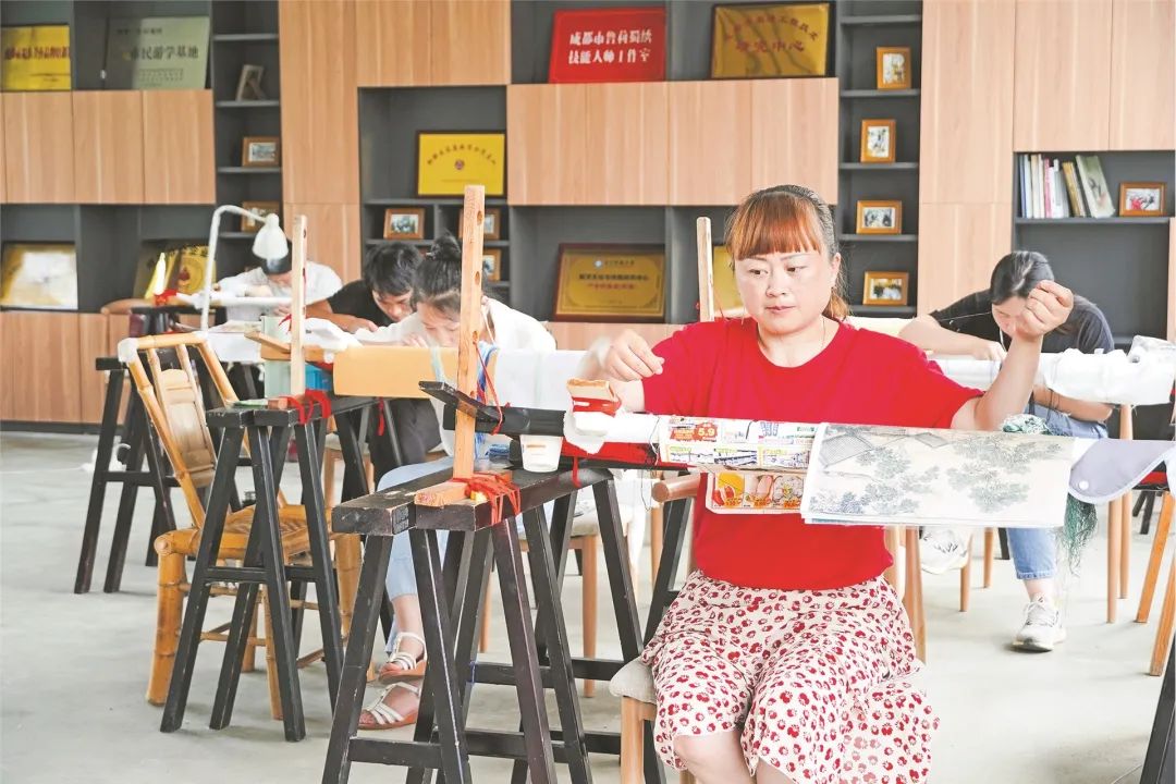 遇见非遗丨千年蜀绣绽放时代芳华