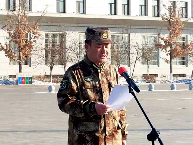 新疆生产建设兵团第十师工商联组织政银保企共15家单位捐赠15.5万元物品慰问185团一线护边员