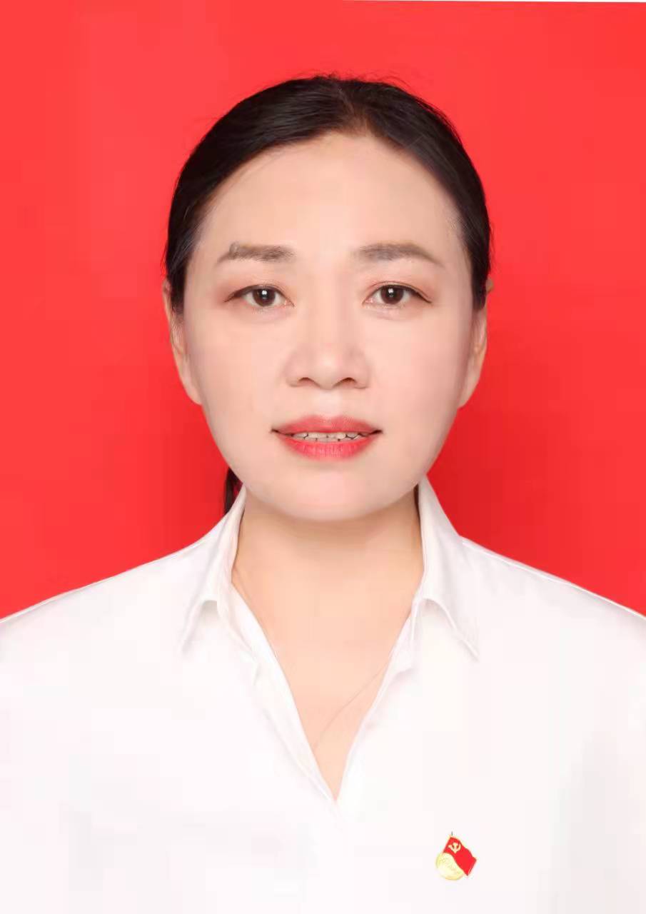 冲锋在疫情防控第一线的社区好干部杨红梅、李文强