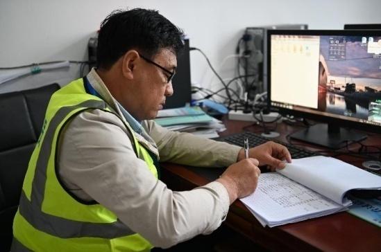 安徽石台：多“员”合一 织牢环境监督“一张网”