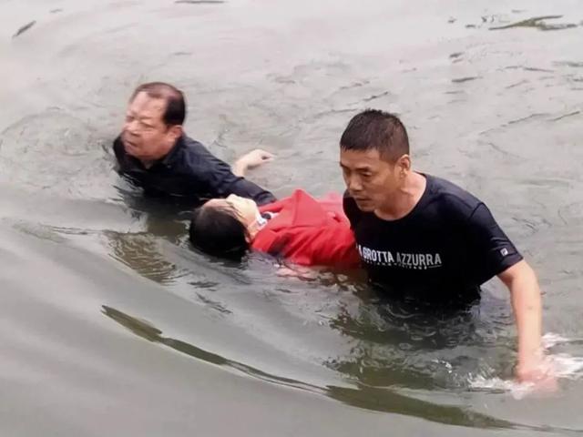 文明花开香满城 池州市大力推进全国文明城市创建工作