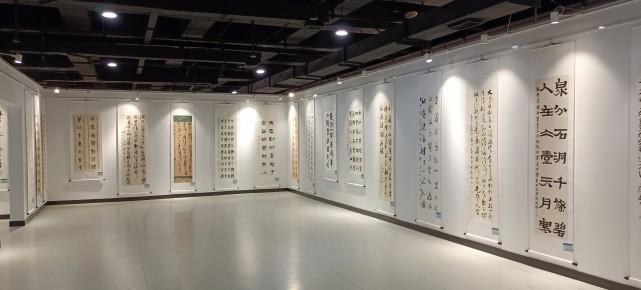 助力“太忻经济—体化”发展与太原·忻州城市书法联展在省图举行