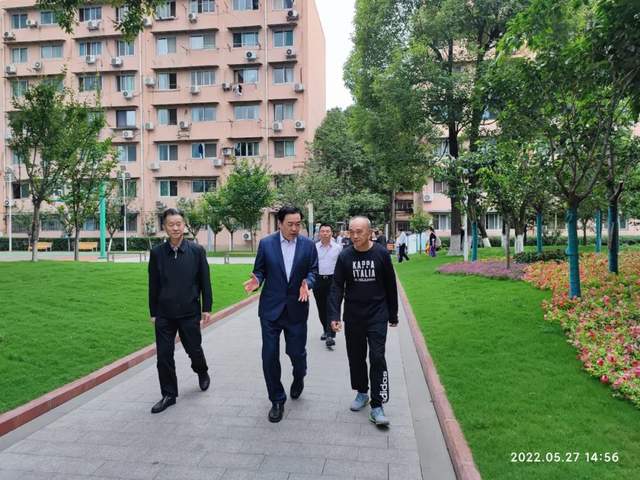 四川省乒协常务副主席代天云、奥运冠军陈龙灿一行莅临十一科技