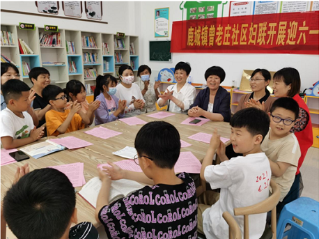 安徽省阜南县鹿城镇曾老庄社区妇联 开展迎六•一“书香家庭 亲子阅读”活动