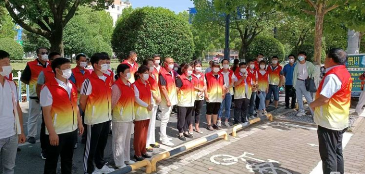 文明颍上，助力高考一阜阳市文明之光志愿者协会举行2022年爱心活动