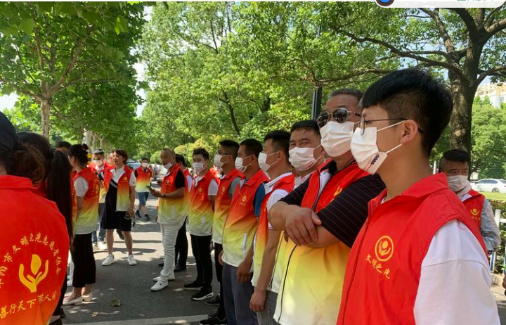 文明颍上，助力高考一阜阳市文明之光志愿者协会举行2022年爱心活动