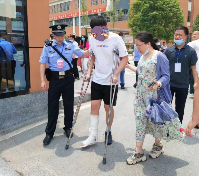 【护航高考】新化公安助力高考学子圆梦