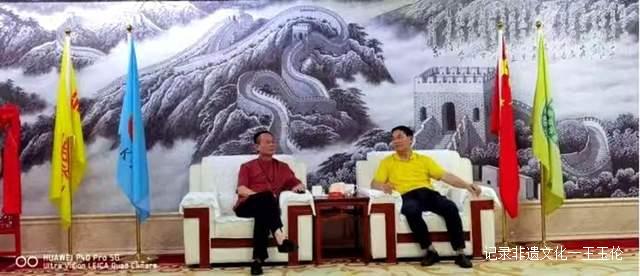 著名词作家赵旭应邀考察茅台镇