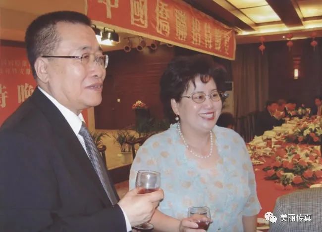 朱华-中国侨商联合会常务副会长、省侨商联合会会长、安徽伟华控股集团董事长