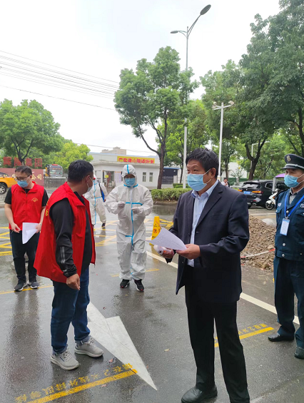 安徽颍州：颍南中学开学前进行疫情防控演练