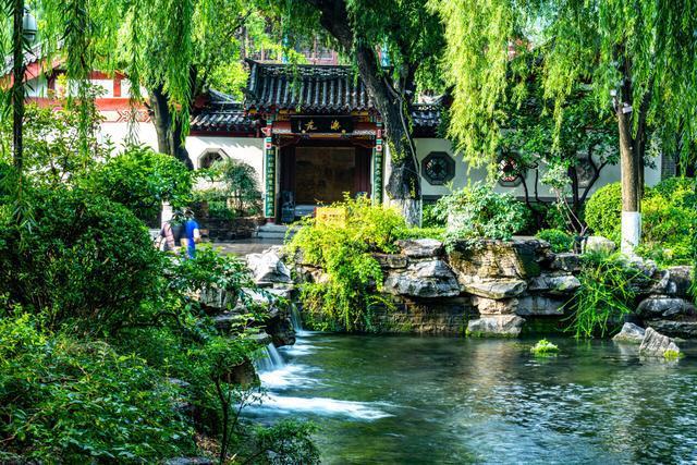 趵突腾空、明湖泛舟，有一种美，叫济南的秋天！