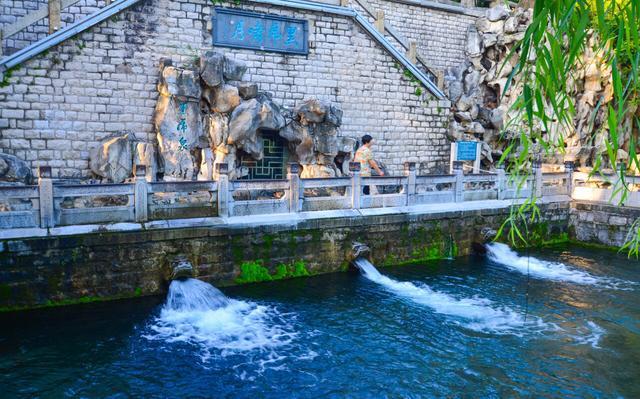 趵突腾空、明湖泛舟，有一种美，叫济南的秋天！