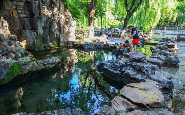 趵突腾空、明湖泛舟，有一种美，叫济南的秋天！