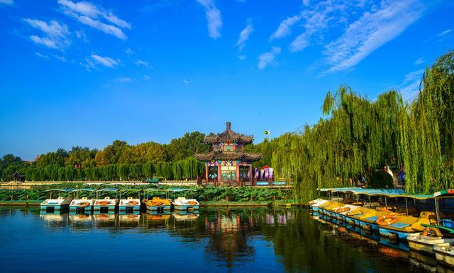 趵突腾空、明湖泛舟，有一种美，叫济南的秋天！