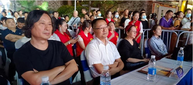 喜迎二十大 礼赞新时代，颍上县文艺界举办贺中秋迎国庆文艺晚会