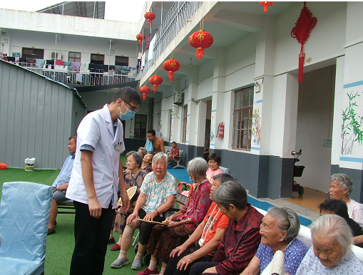 中秋送情 活动促健康——向阳老年协会组织开展义诊活动