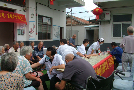中秋送情 活动促健康——向阳老年协会组织开展义诊活动