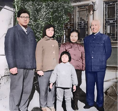 只留清⽓满乾坤——记著名爱国侨领王源兴及他的后辈们