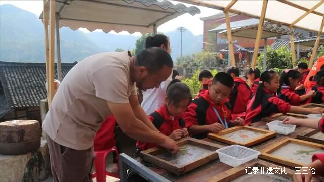 这个秋天，以“纸”为媒，青曼研究院带你探寻非遗文化记忆