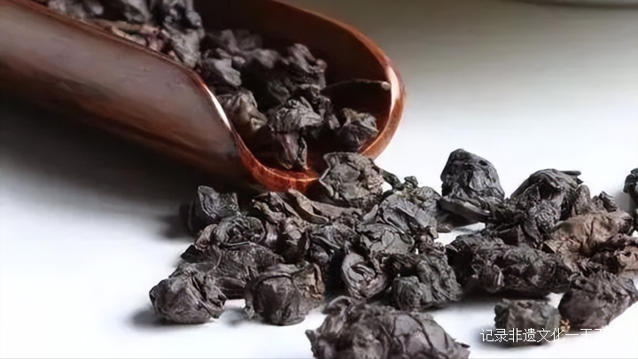 冬天如何喝茶？喝红茶预防流感，喝黑茶养胃