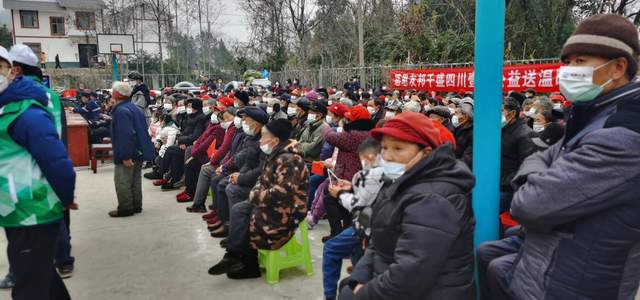 友邦千盛协会春雨计划走进仪陇县张公镇跃龙村开展公益慈善活动