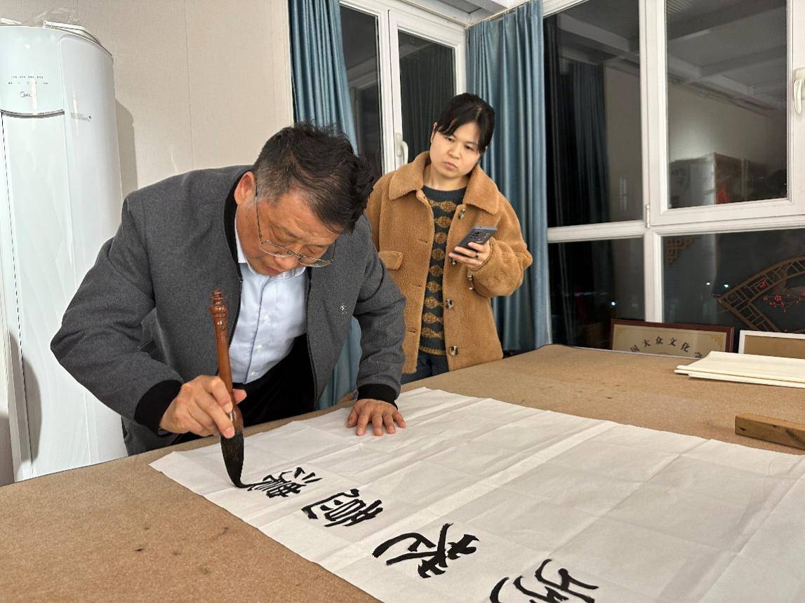 春天有约文友至 共襄文化进万家