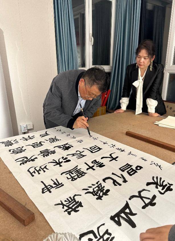 春天有约文友至 共襄文化进万家