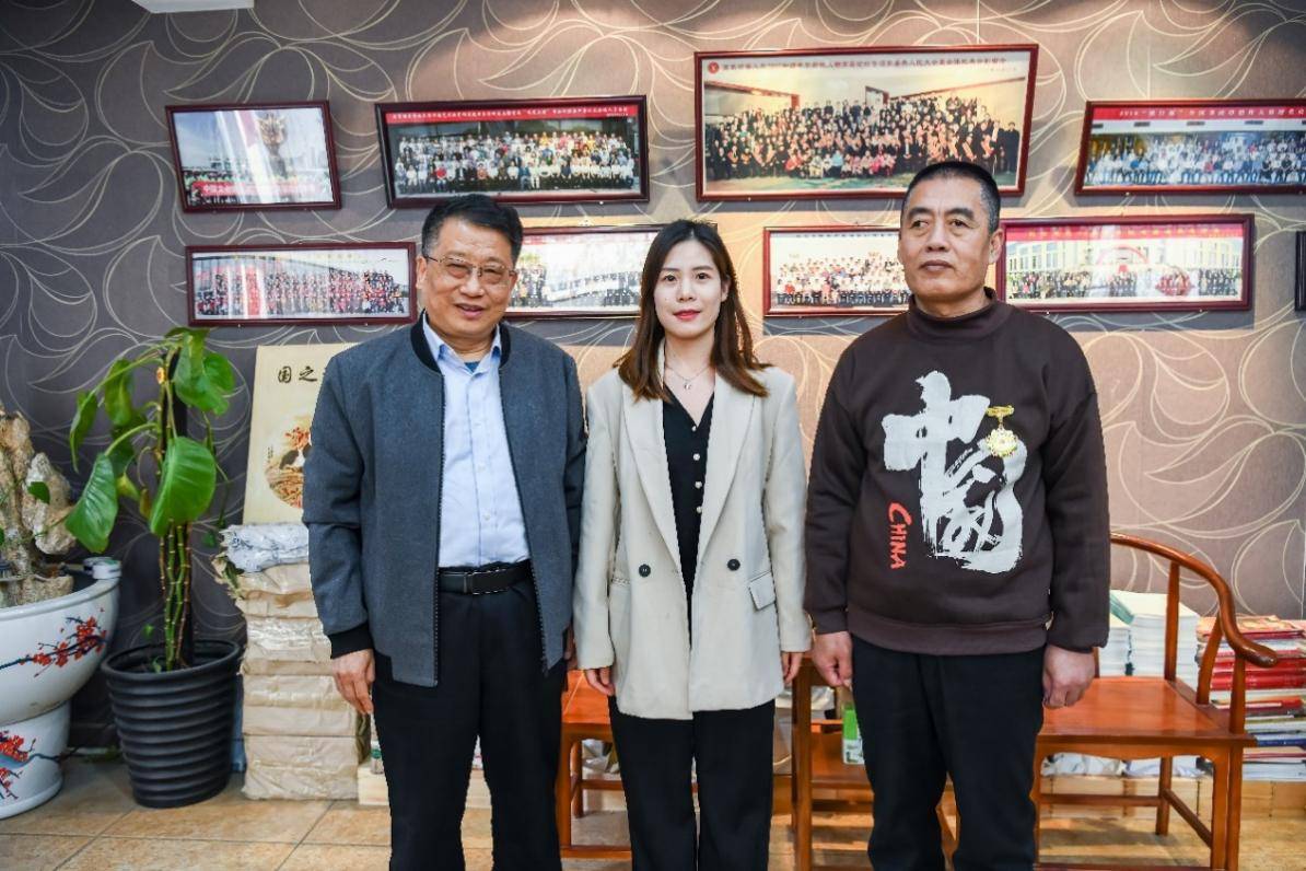 春天有约文友至 共襄文化进万家