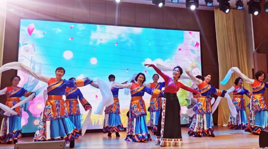 云南省老年合唱协会举行“欢乐进校园，放歌彩云南”系列活动