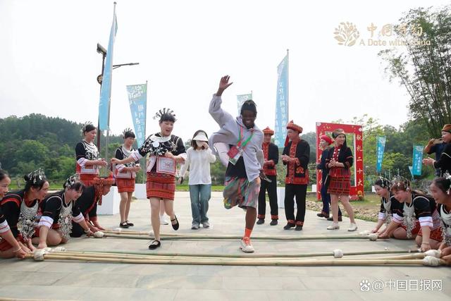 「中国有约」海南五指山毛纳村：一叶成一业，茶山变金山