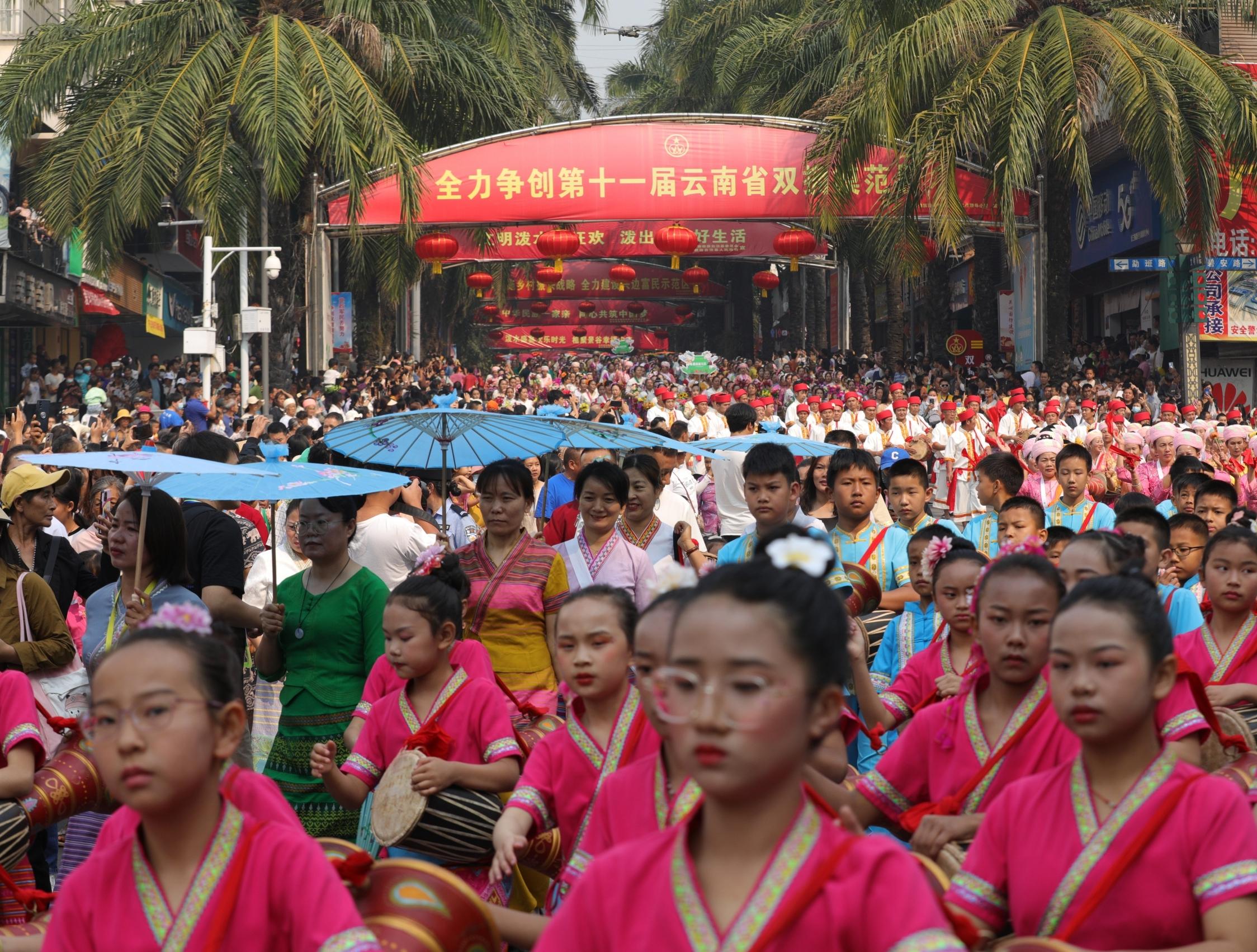 千景之谷·花朝水悦‖云南景谷：无量宝地泼水节，万人空巷共狂欢