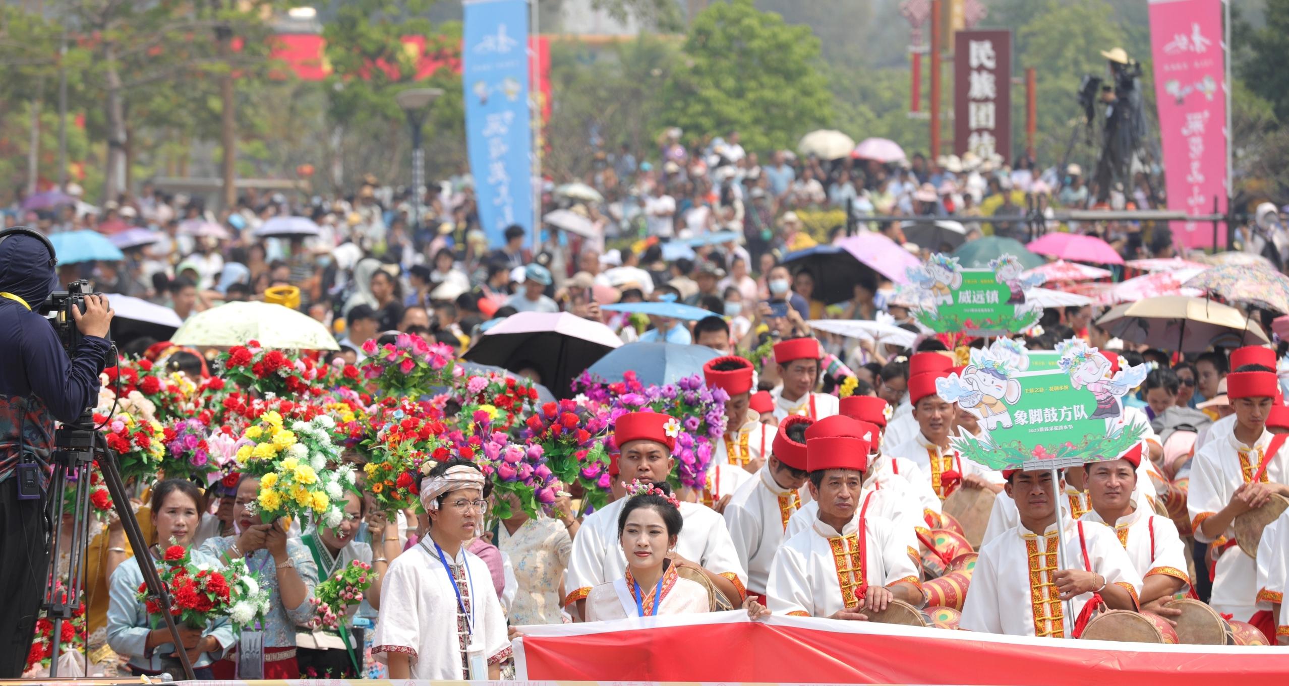 千景之谷·花朝水悦‖云南景谷：无量宝地泼水节，万人空巷共狂欢