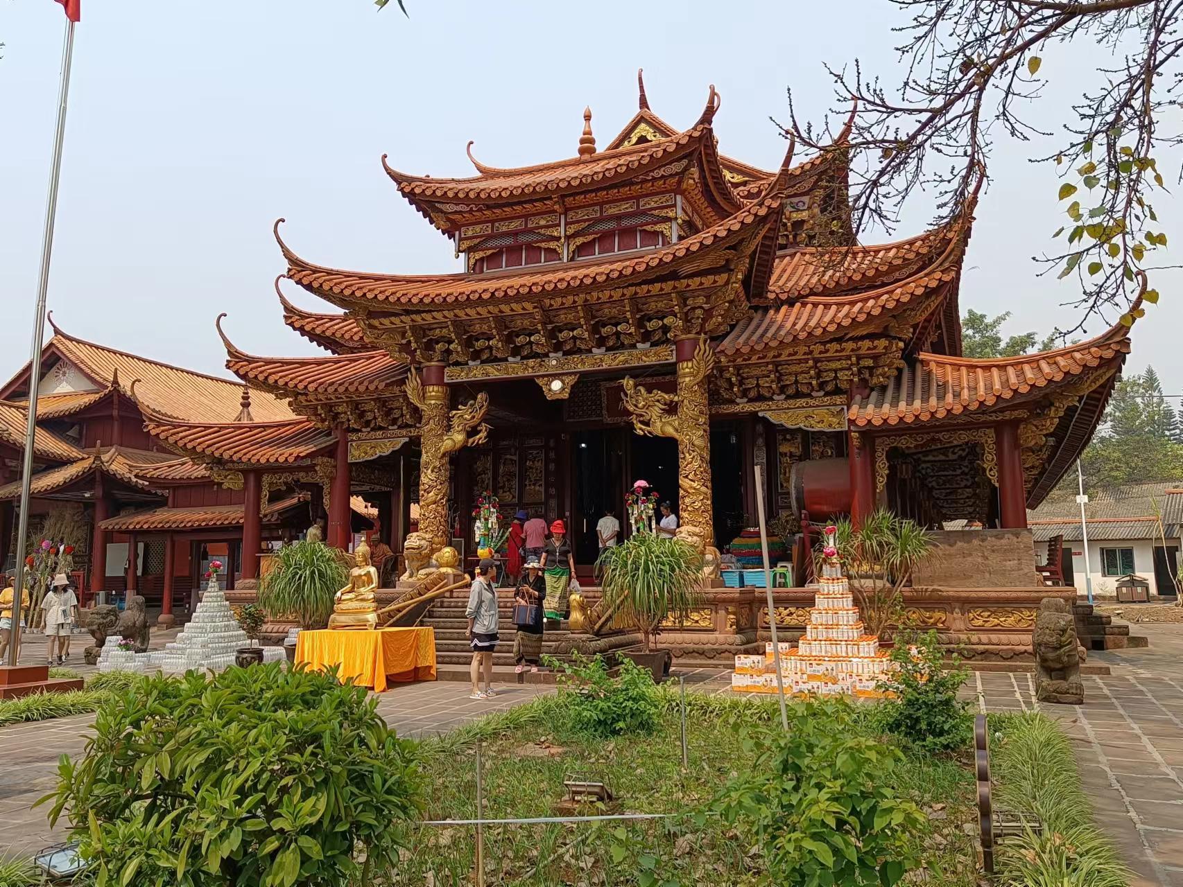 “千景之谷·花朝水悦”‖勐卧总佛寺：塔与树的千年缠绵