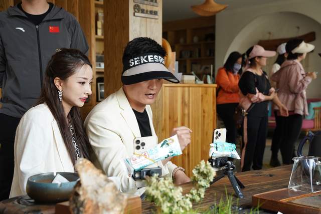 云南：走进“象往之地”，快手达人直播助力玉溪文旅“出圈”