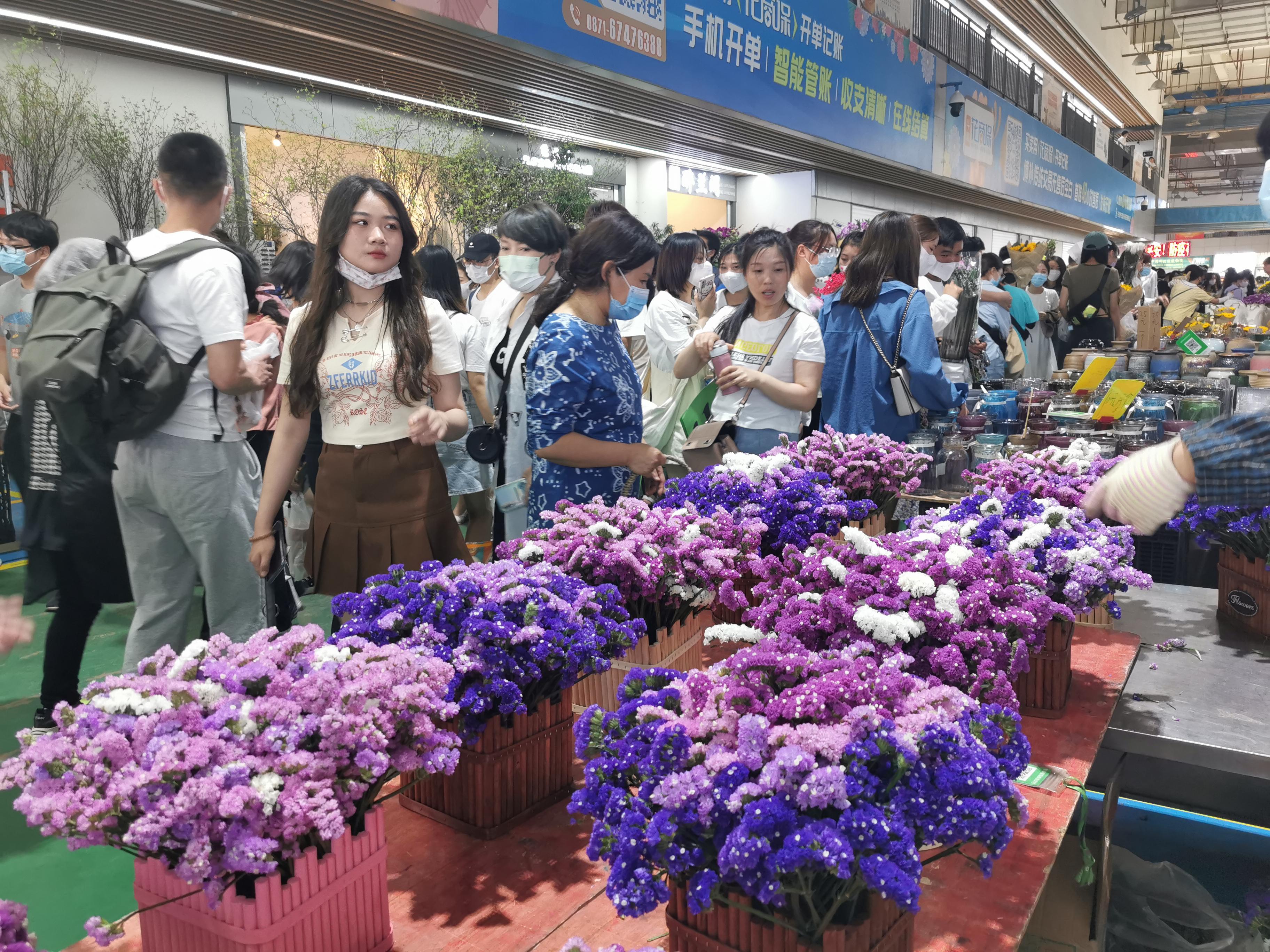 “有一种叫云南的生活”┃云南昆明；白鱼生楠竹，鲜花绽斗南