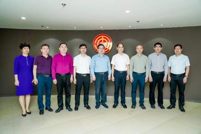 泉州市洛江区总工会举行“庆五一·光荣颂”暨工会简史馆揭牌活动