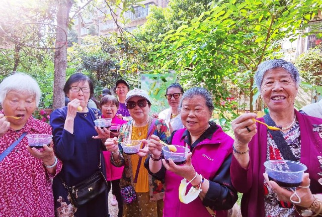 昆明永兴路社区开展“品劳动之果，享丰收之悦”绿色科普活动