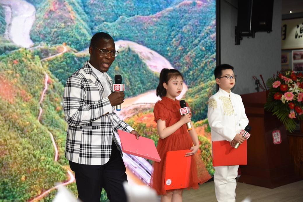 世界读书日“把商洛唱给你听”董发亮诗歌朗诵会在西安举行 