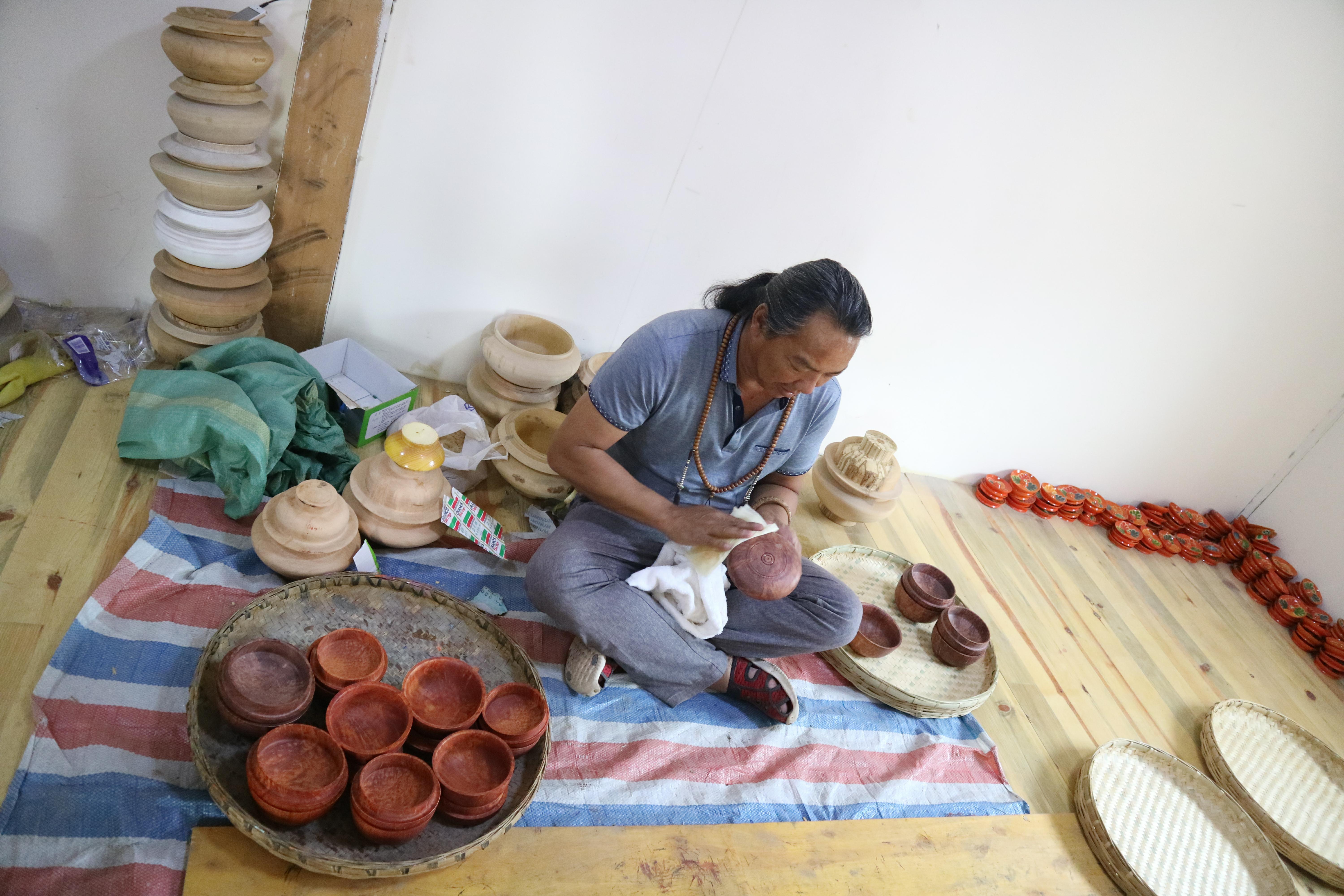 有一种叫云南的生活‖德钦奔子栏：益西家族与“藏木碗”的终身情缘