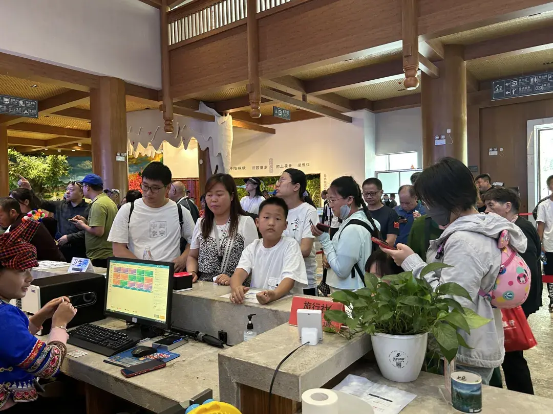 广南：文旅“出圈”，旅游火爆“一路长虹”