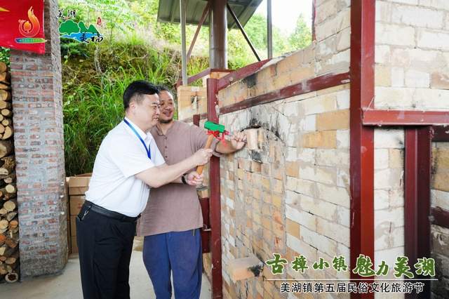 开窑开馆开播 刘明建陶瓷柴烧艺术绽放异彩