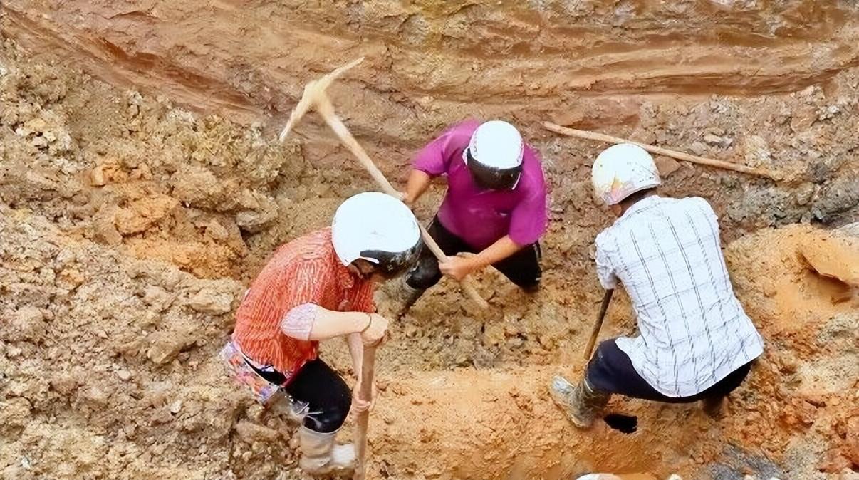 广南：争分夺秒抢修忙 千方百计保供水