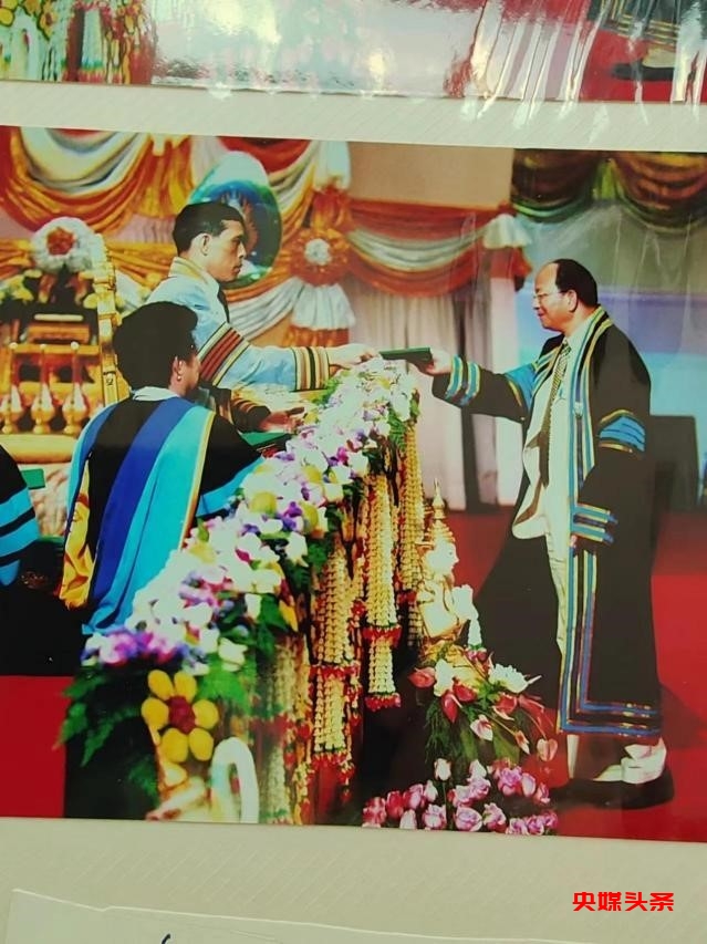 骆小所教授：以“真”铸就教师人生