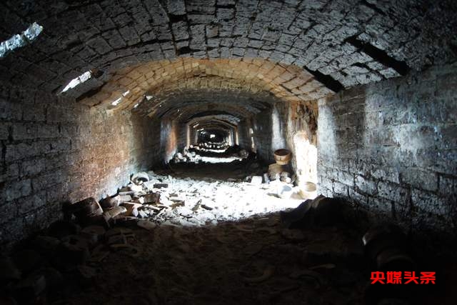 有一种叫云南的生活‖曲靖潦浒：窑尾还在把火烧，窑头已出蓝花陶