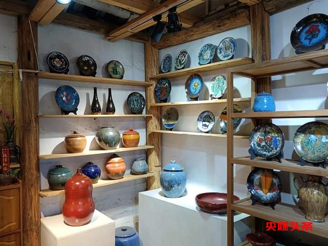 有一种叫云南的生活‖曲靖潦浒：窑尾还在把火烧，窑头已出蓝花陶