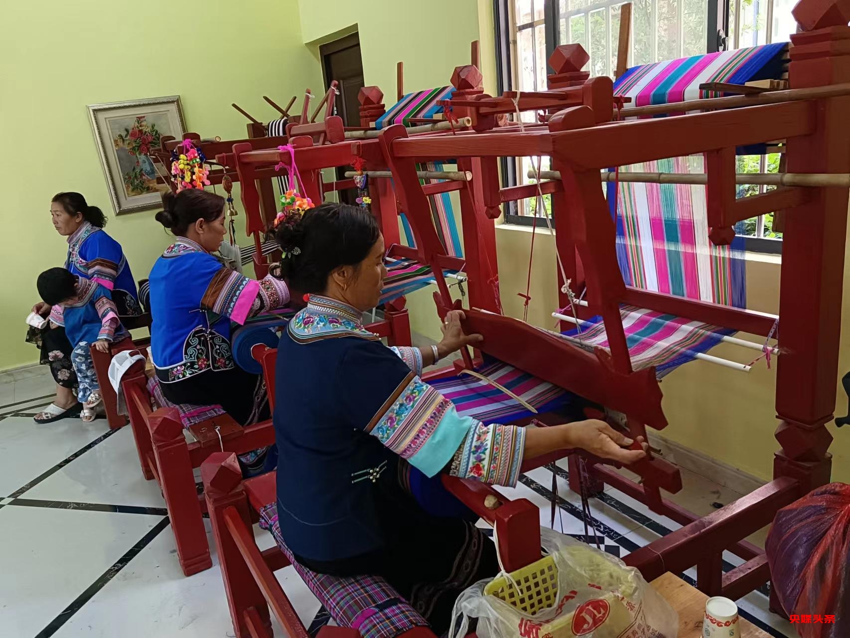 有一种叫云南的生活‖师宗非遗，让古老技艺在电商的“动车”上“复活”