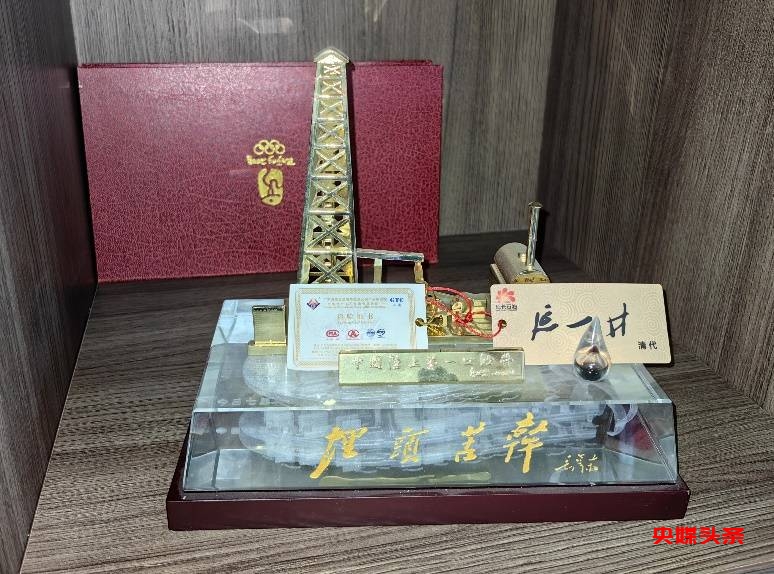 拨亮别人的灯——粗探延长油田作家群成长的秘笈