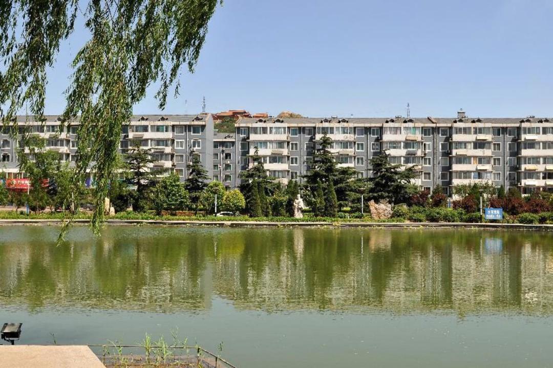 磁山二街披绿装 冀南明珠展新颜